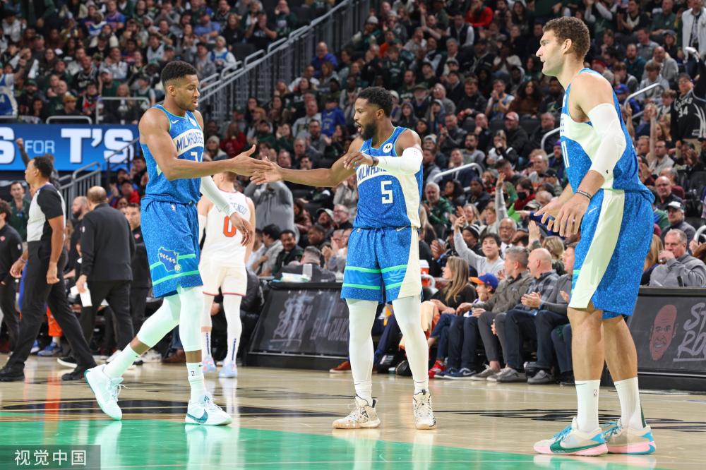 足球产业中 足球产业中