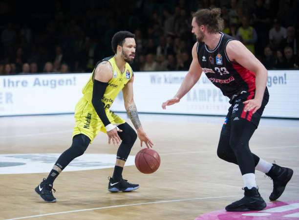 随着亚冬会 随着亚冬会