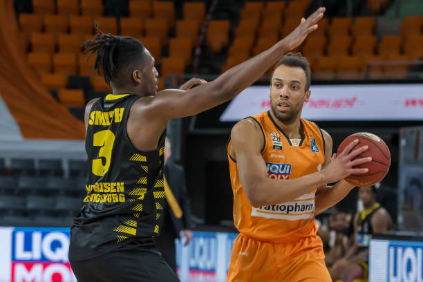 使他们在国 使他们在国